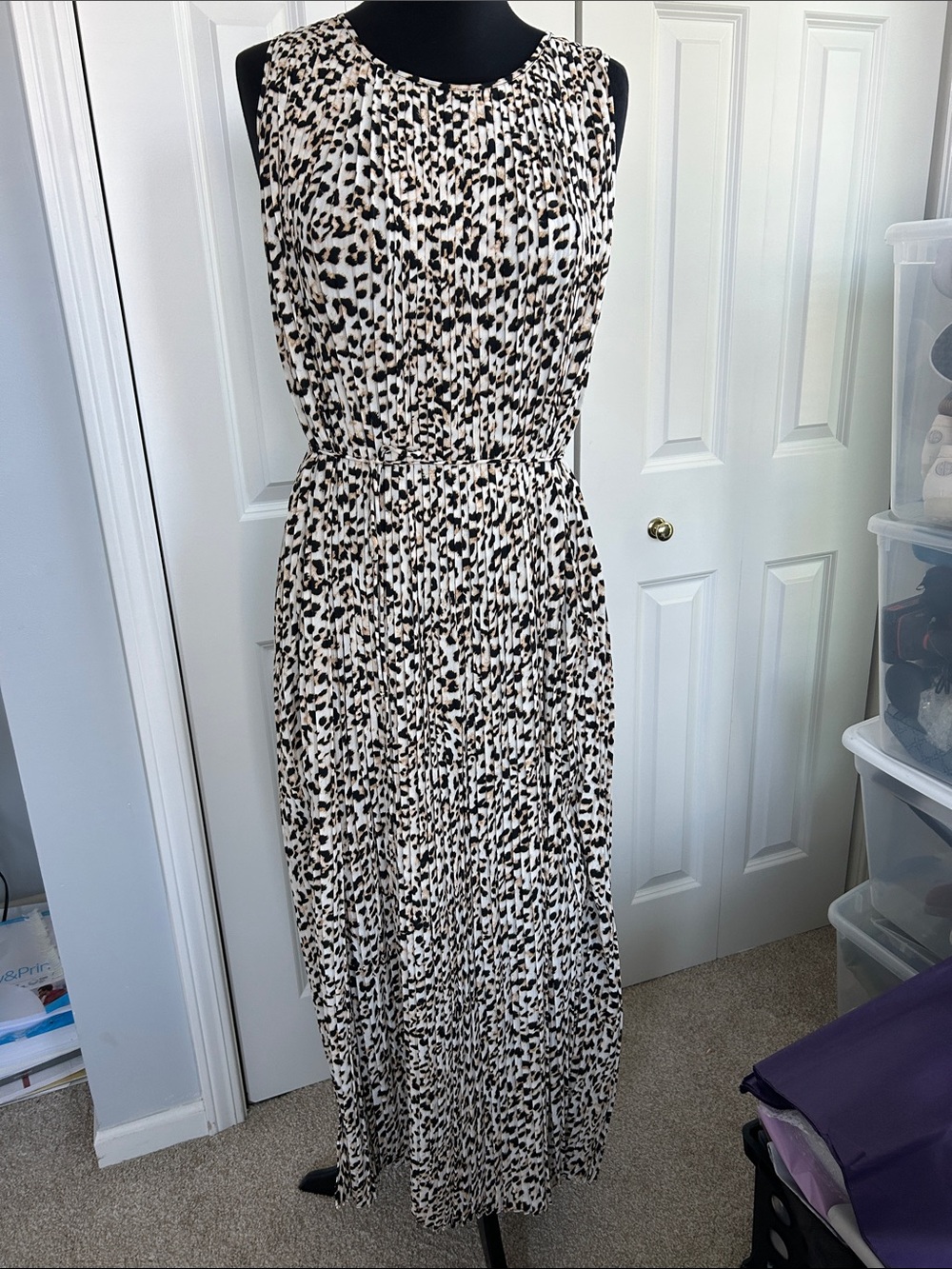 Banana Republic Sleeveless pleated Leopard-Print Maxi Dress in Cream and Black M